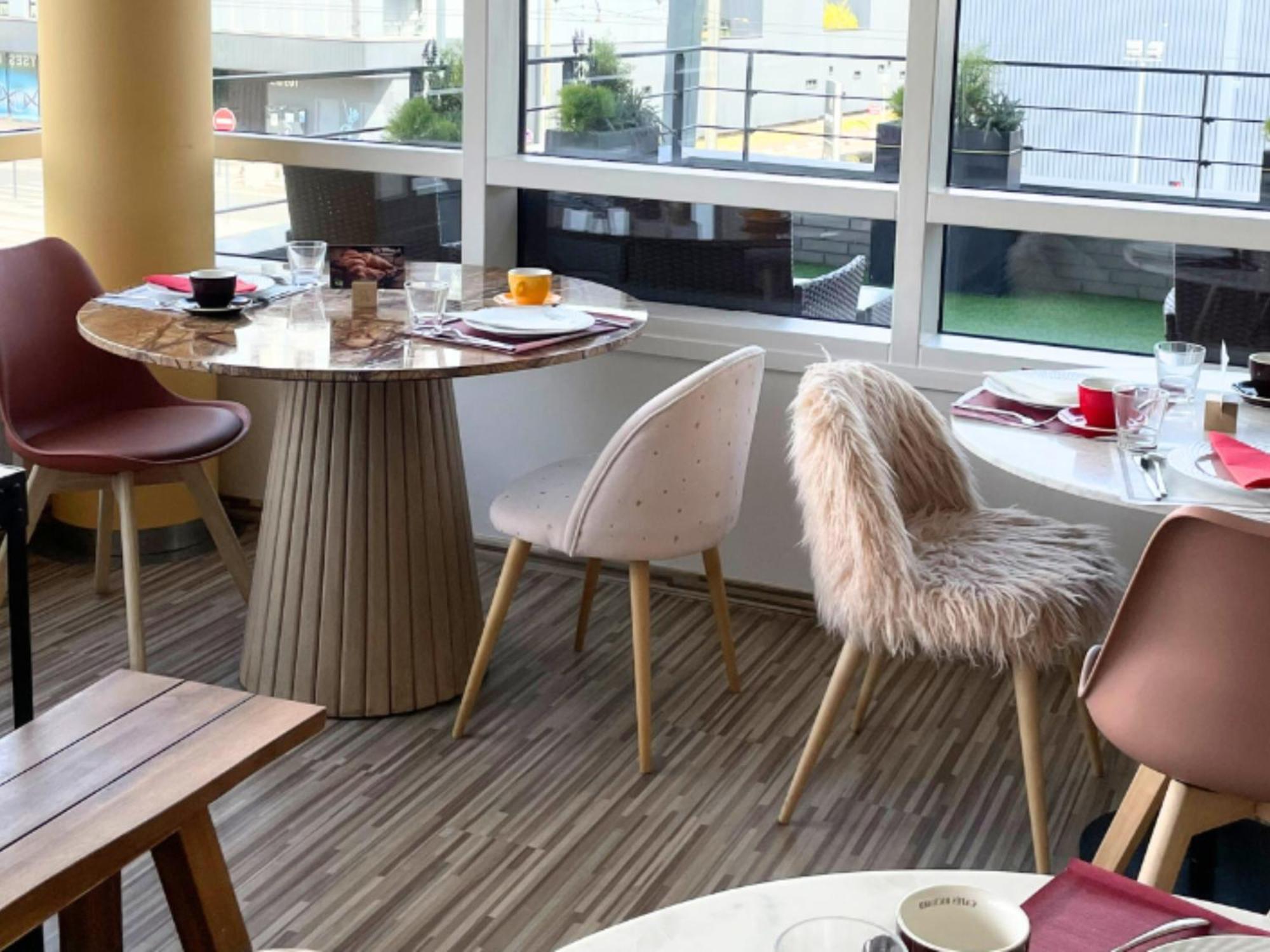 เซฌูร์ แอนด์ แอฟแฟร์ ปารีส วิทรี โฮเทล Aparthotel ภายนอก รูปภาพ