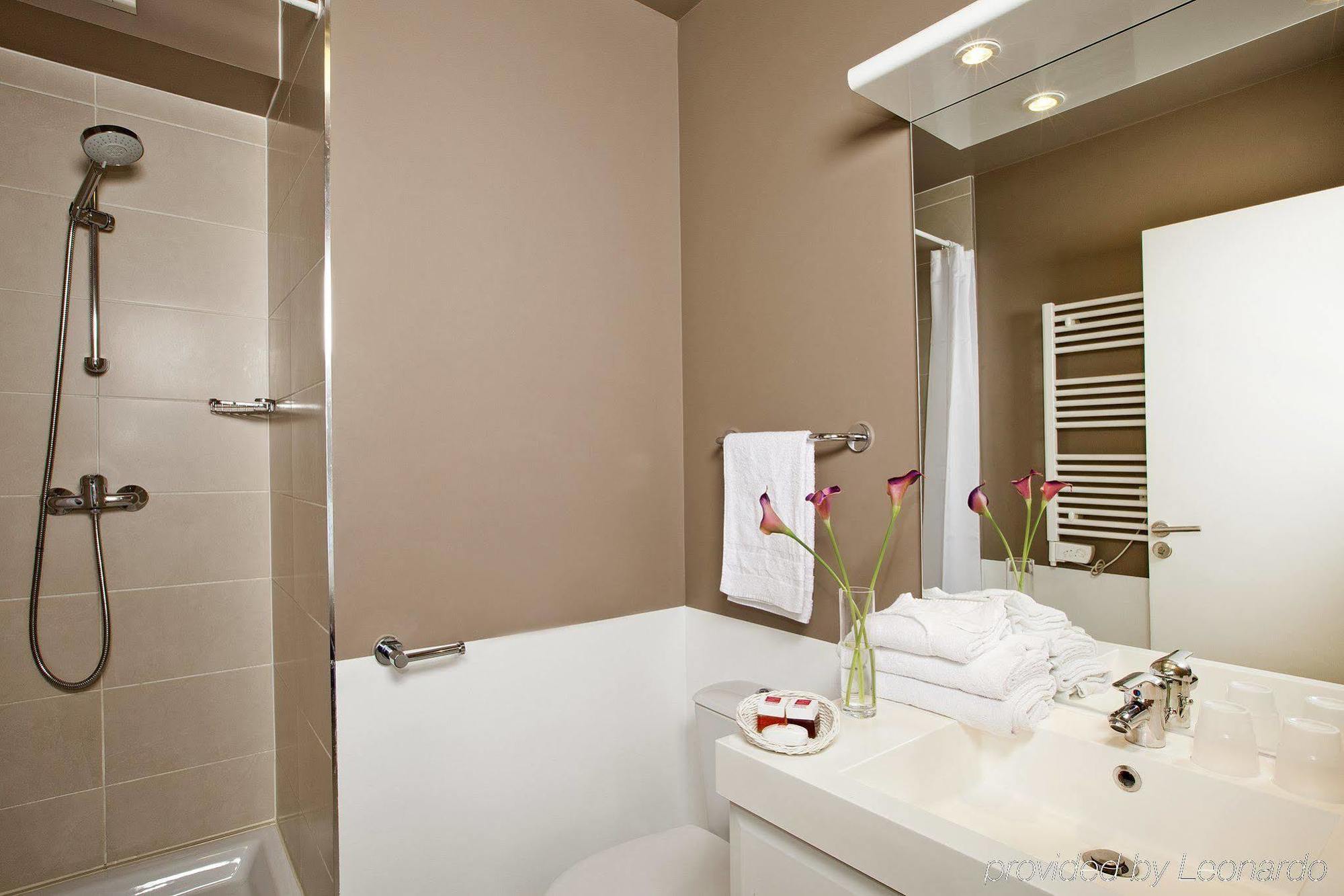 เซฌูร์ แอนด์ แอฟแฟร์ ปารีส วิทรี โฮเทล Aparthotel ภายนอก รูปภาพ